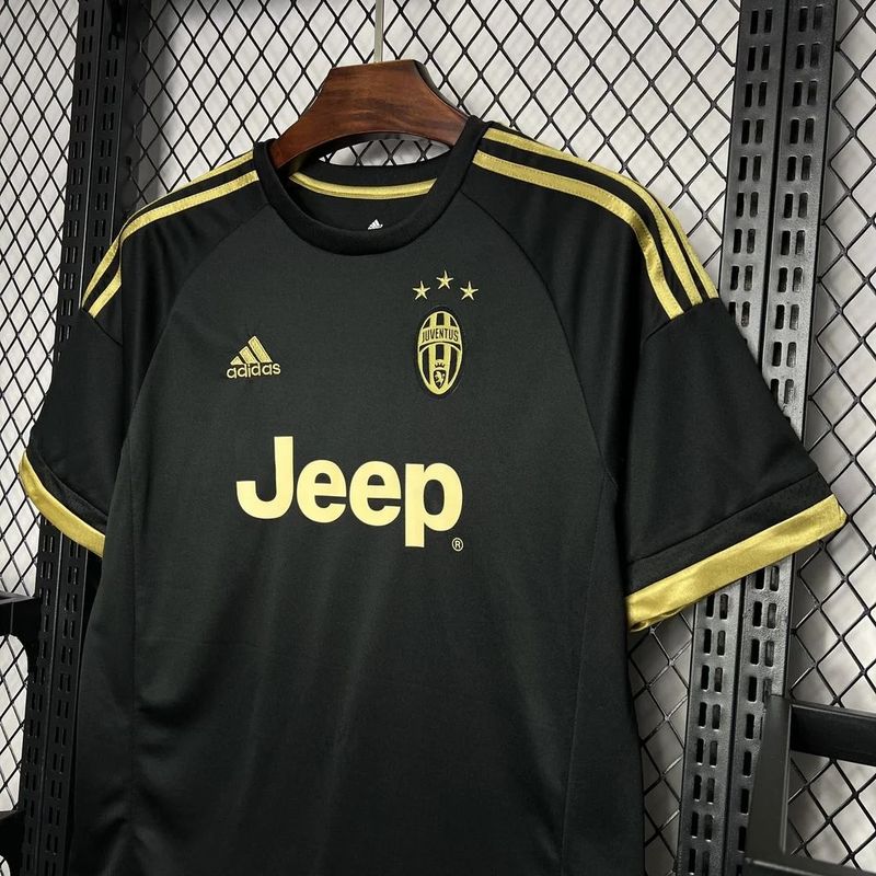 Retro Juventus 2015-2016 away