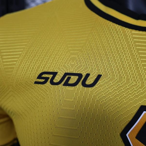 Wolverhampton Wanderers 2024-2025 home player