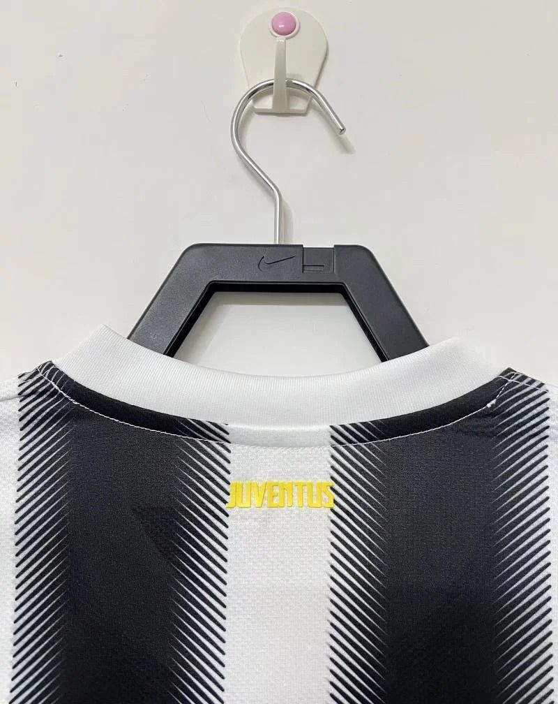 Retro Juventus 2011-2012 home