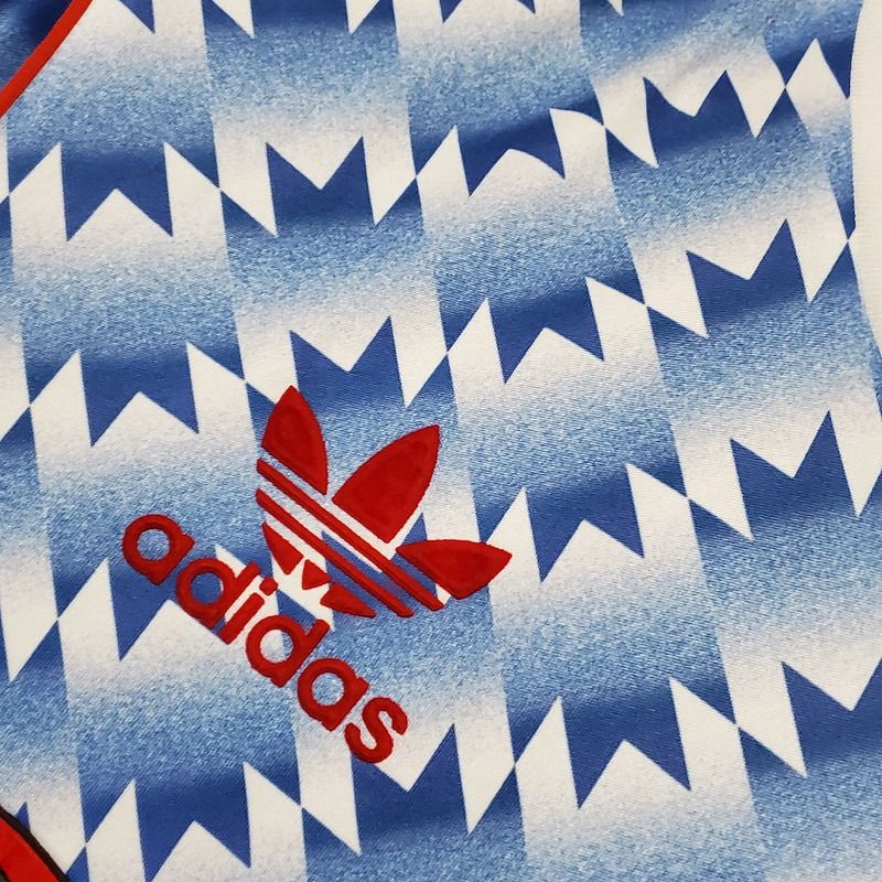 Retro Manchester United 1990-1992 away game
