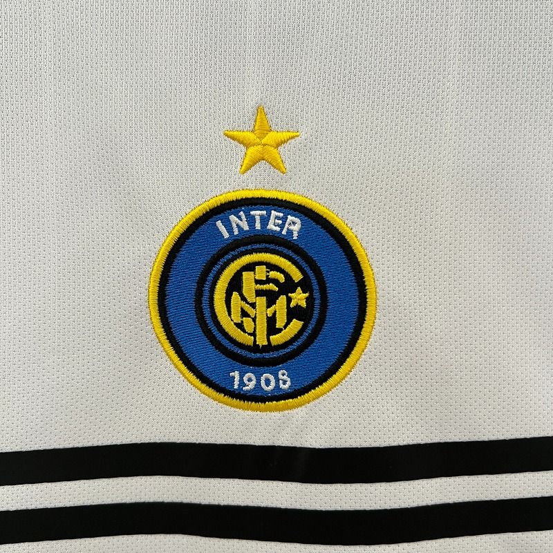 Retro Inter Milano 2004-2005 away game
