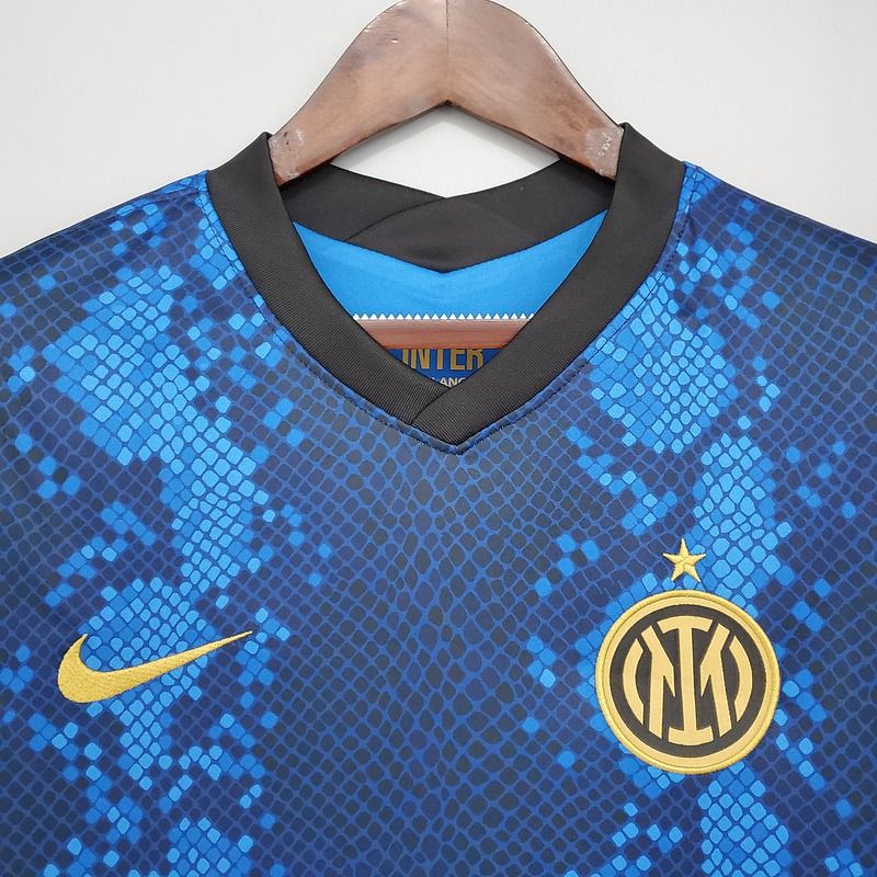 Retro Inter Milano 2021-2022 home game