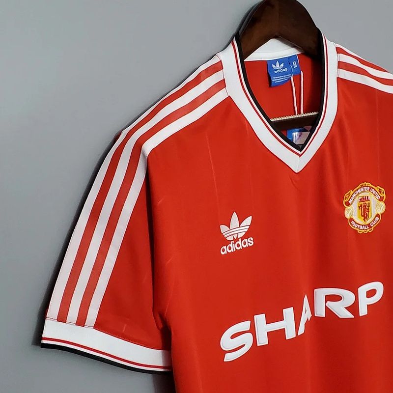 Retro Manchester United 1983 home game