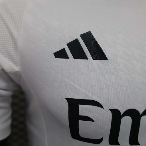 Real Madrid 2024-2025 home game player