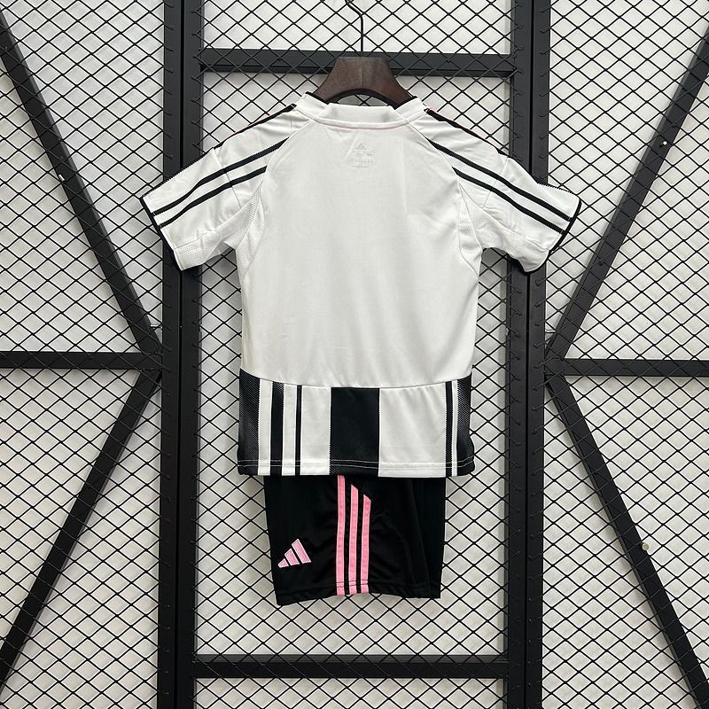 Kid Size Juventus FC 2025-2026 home game