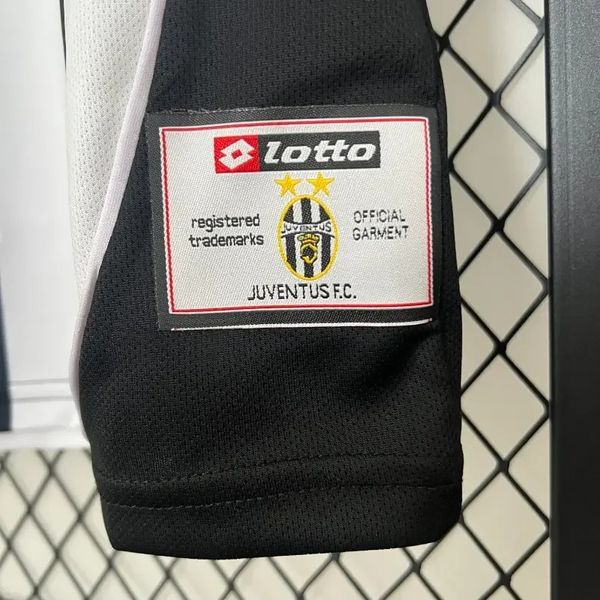 Retro Juventus FC 2002-2003 home game