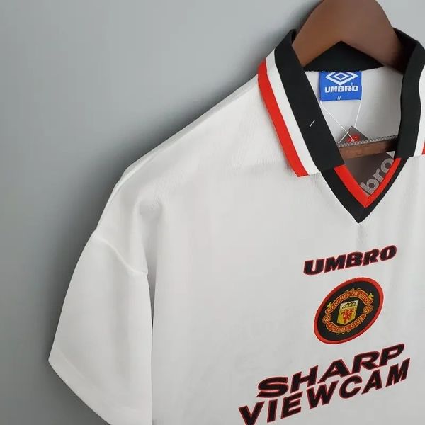 Retro Manchester United 1996-1997 away game