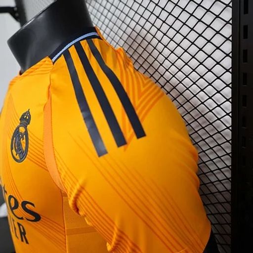Real Madrid 2024-2025 away game player