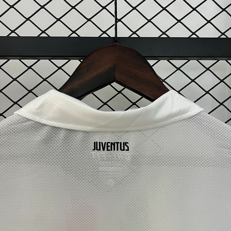 Retro Juventus FC 2010-2011 away game