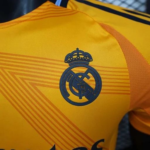 Real Madrid 2024-2025 away game player