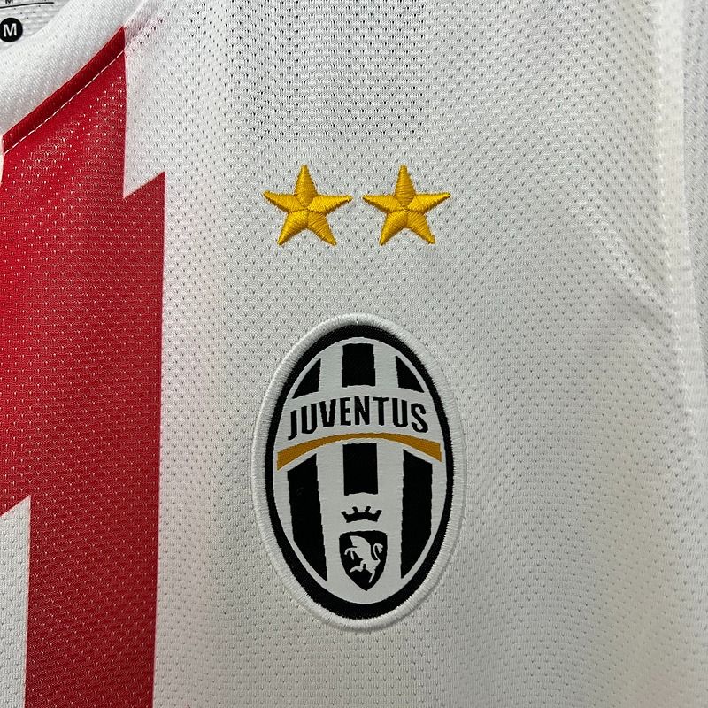 Retro Juventus FC 2010-2011 away game