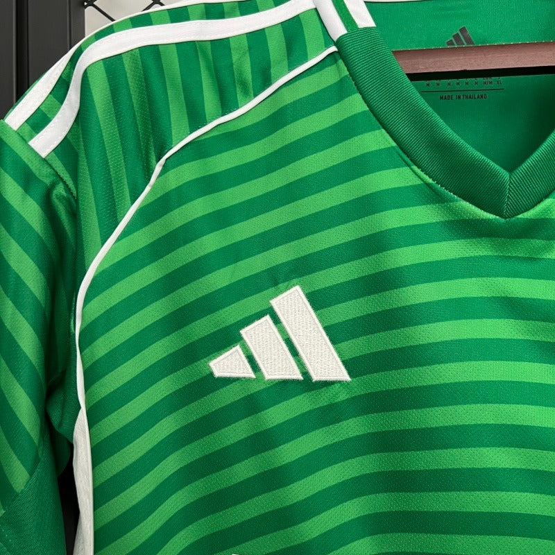 Newcastle United 2025-2026  away