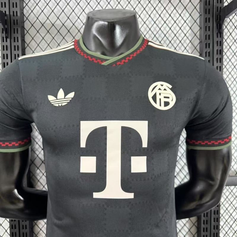 Bayern München 2025-2026 third away player